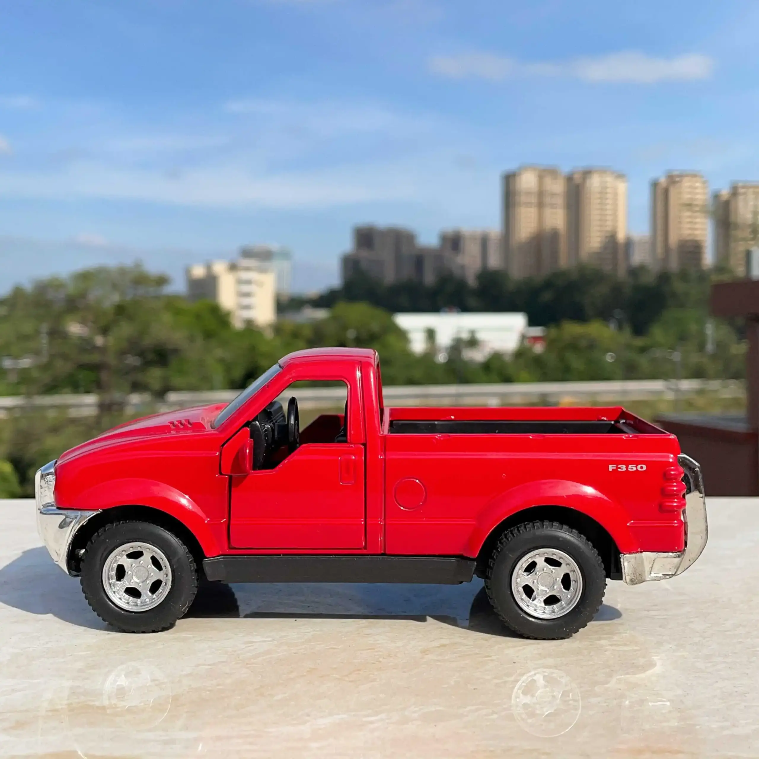 Red Ford F350 Diecast Model 1:24 Scale 3 Red Ford F350 Diecast Model 1:24 Scale - Image 3