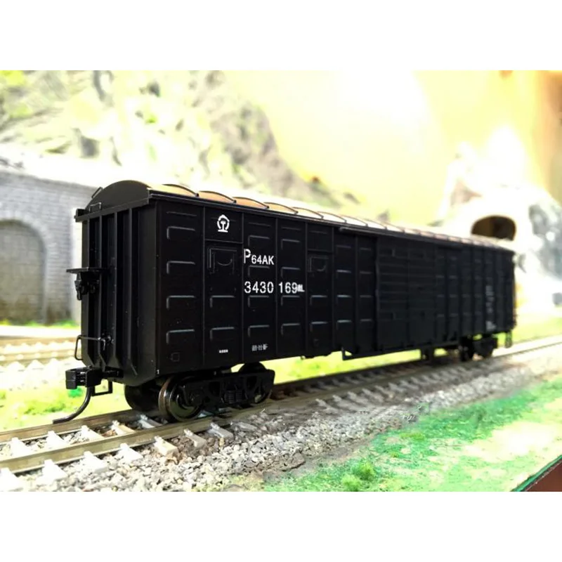 Vintage Red HO Scale Train Carriage Model 5 Vintage Red HO Scale Train Carriage Model - Image 5