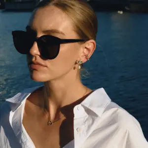 Gold-Tone Stainless Steel Clip Earrings JDE0307070 11 S64d0e97f5030446a8cc7d5a722c41f97O