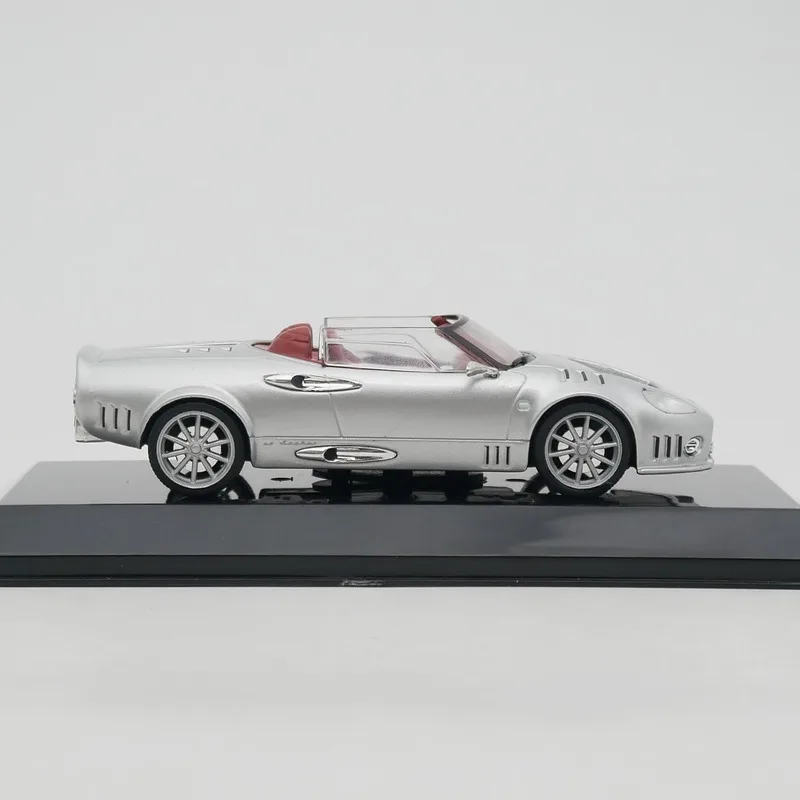 Chevrolet Corvette C8 Roadster 1:43 Diecast Model 4 Chevrolet Corvette C8 Roadster 1:43 Diecast Model - Image 4
