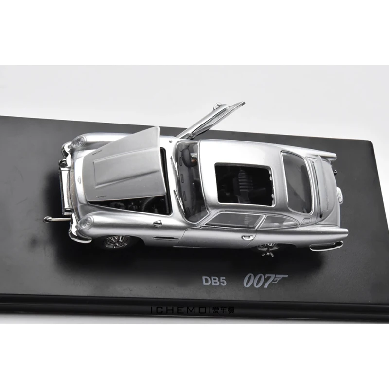 Aston Martin DB5 1:43 Diecast Model Collection 2 Aston Martin DB5 1:43 Diecast Model Collection - Image 2