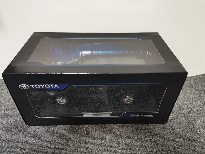 1:18 Scale Luxury MPV Model Car 6 1:18 Scale Luxury MPV Model Car - Image 6