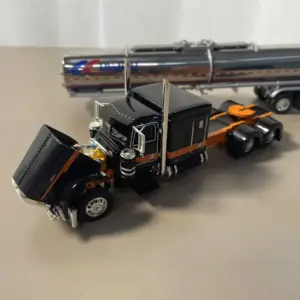 1/64 Peterbilt 389 Tanker Diecast Model Truck 13 S6532160a91eb4db3a8c91a50fafa1cf7s