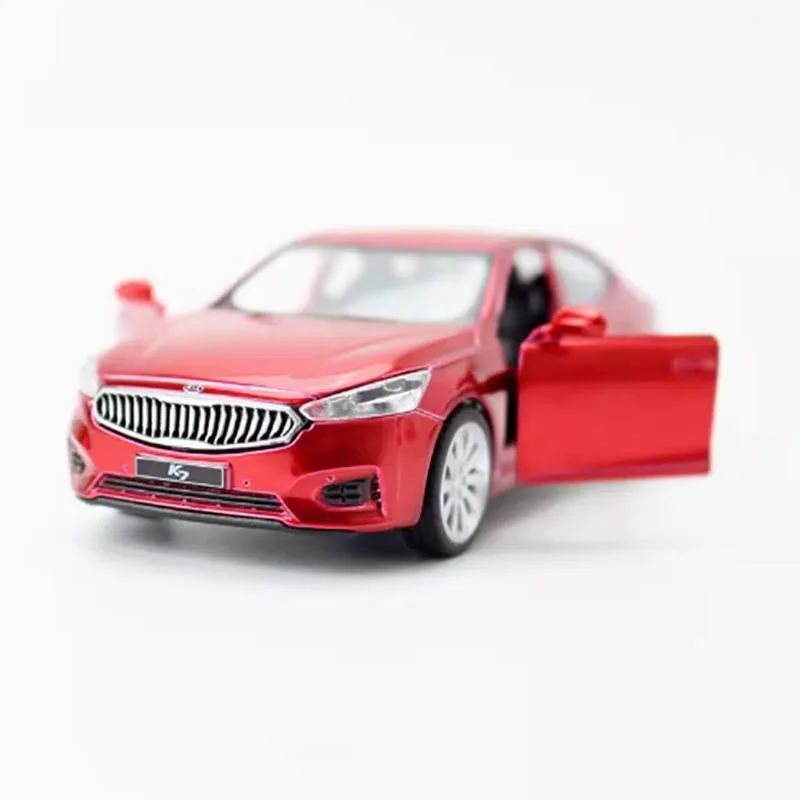Red 1/43 KIA K7 Cadenza Diecast Model Car 2 Red 1/43 KIA K7 Cadenza Diecast Model Car - Image 2