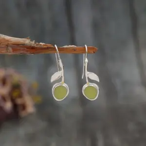 Vintage Silver and Green Stone Drop Earrings 6 S66d54e4557d049b9a645a134e97453f8q