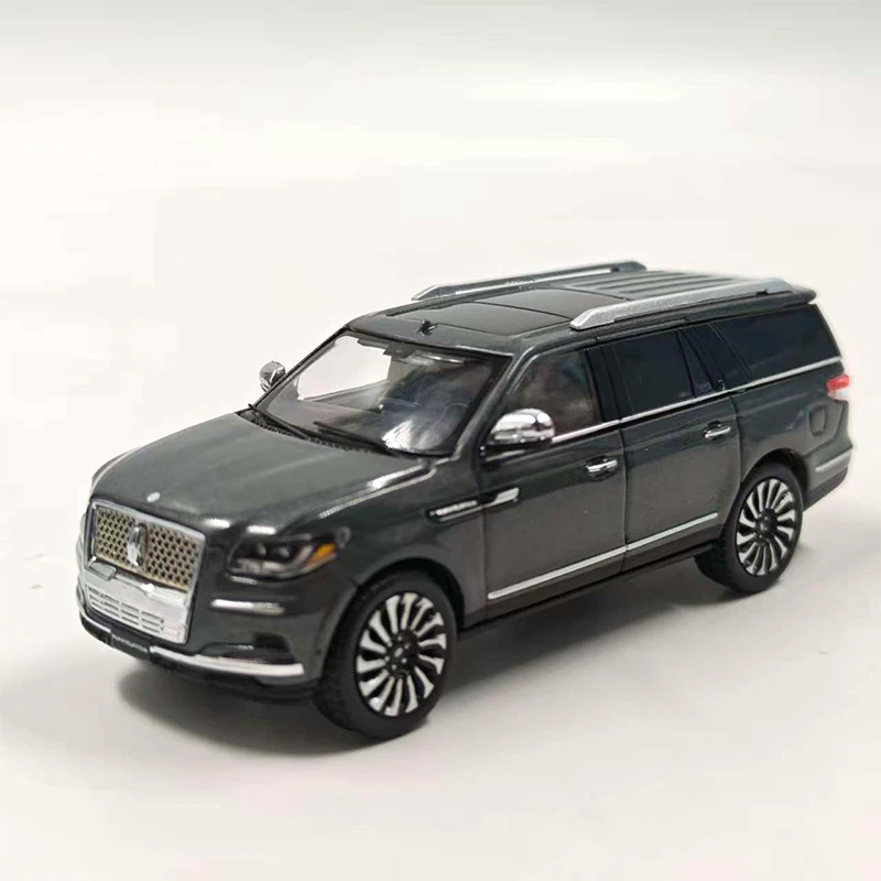 Shadow Diecast Lincoln Navigator Model in 1:64 2 Shadow Diecast Lincoln Navigator Model in 1:64 - Image 2