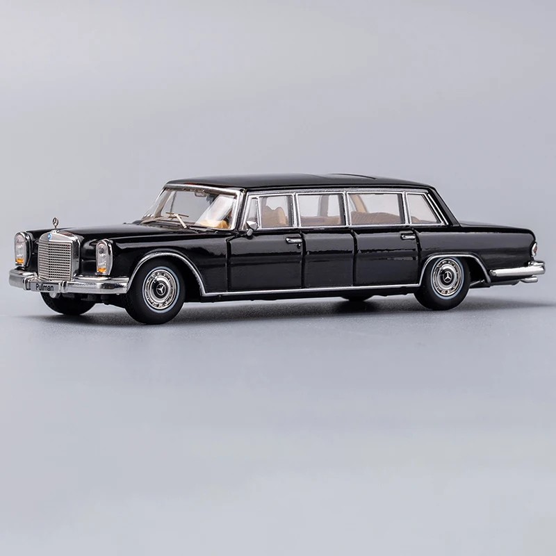 Mercedes-Benz Pullman 1/64 Diecast Model 5 Mercedes-Benz Pullman 1/64 Diecast Model - Image 5