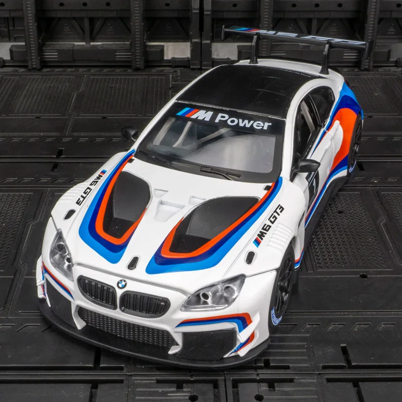 1:24 BMW M6 GT3 Diecast Model 7 1:24 BMW M6 GT3 Diecast Model - Image 7
