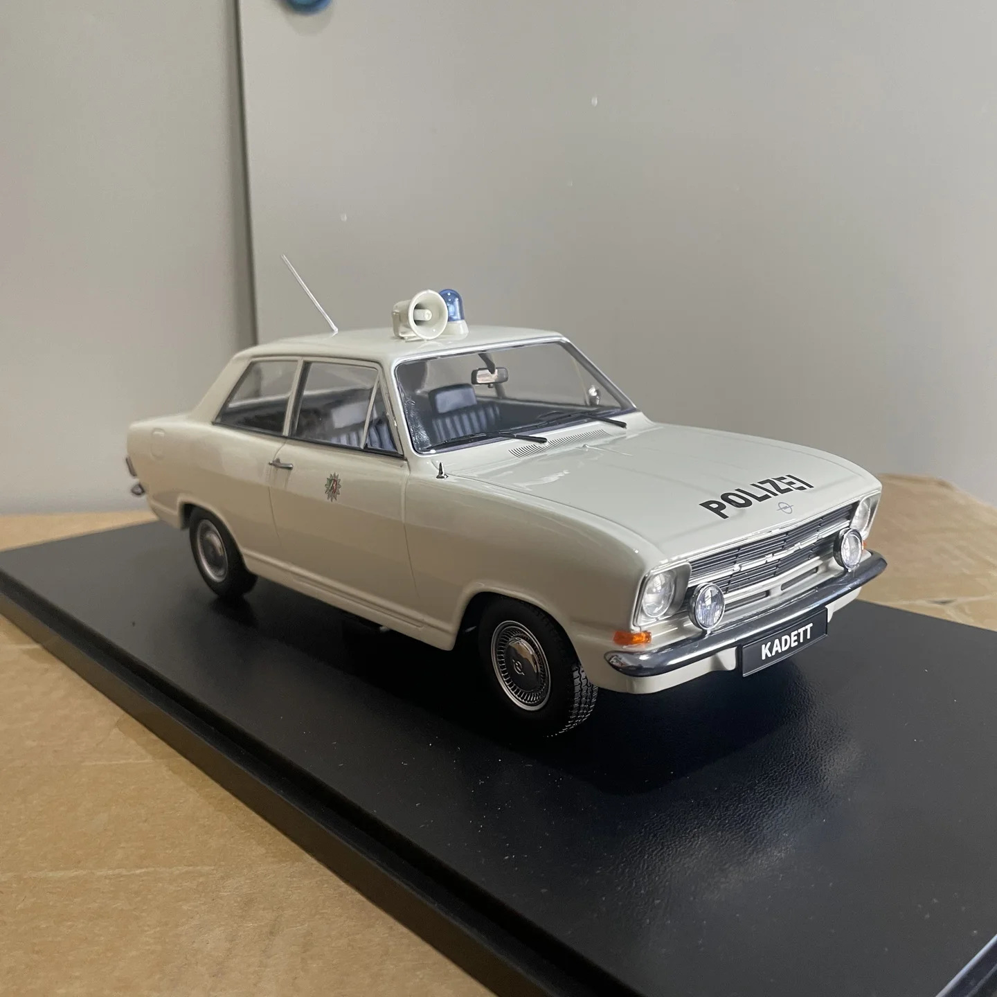 1:18 Opel Kadett B 1972 Police Model 6 1:18 Opel Kadett B 1972 Police Model - Image 6