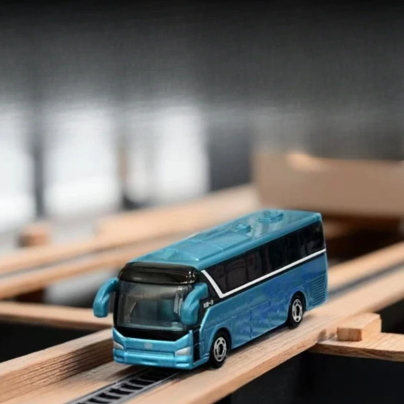 Blue Alloy Jiefang CN-14 Bus Model 1:64 Scale 4 Blue Alloy Jiefang CN-14 Bus Model 1:64 Scale - Image 4