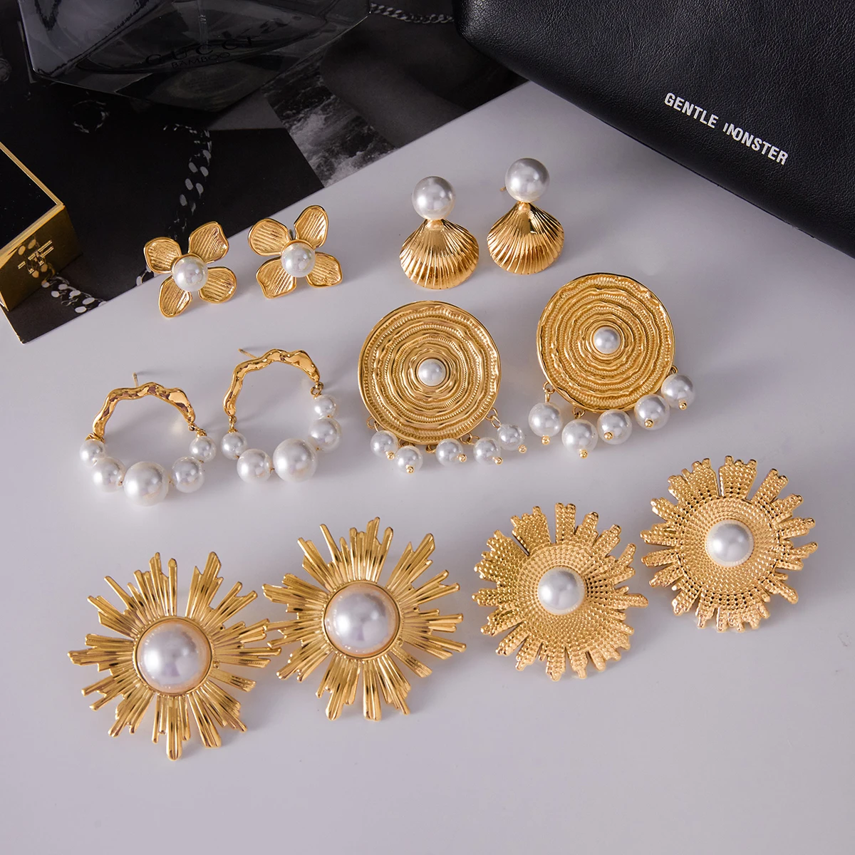 Stainless Steel Pearl Earrings U-Shape Model JDE2311061 6 Stainless Steel Pearl Earrings U-Shape Model JDE2311061 - Image 6