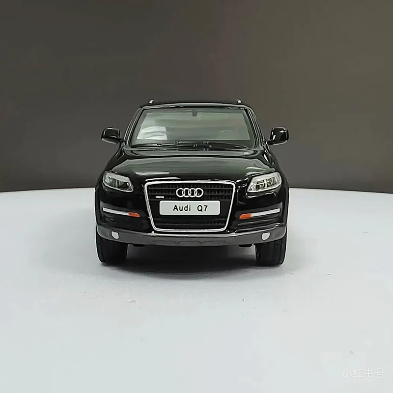 Diecast 2008 Audi Q7 FSI Quattro Model 2 Diecast 2008 Audi Q7 FSI Quattro Model - Image 2