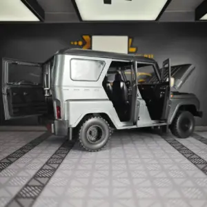 1:18 Off-Road Diecast Vehicle Model 13 S68b117f59da746d7ba35b3e0c21c309aj