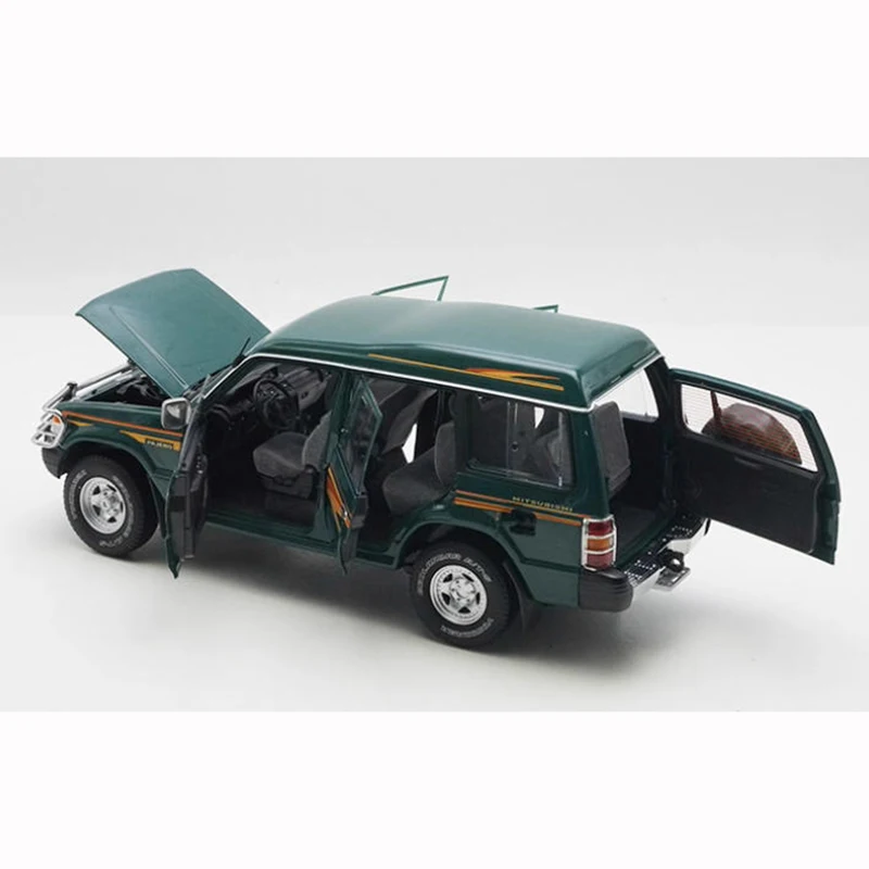1:18 Alloy Diecast Pajero Model 4 1:18 Alloy Diecast Pajero Model - Image 4