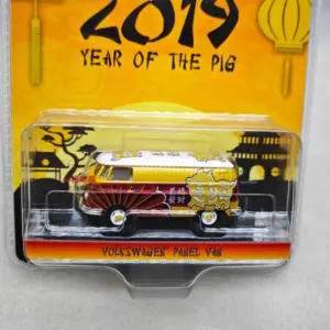 Red Volkswagen T2 Van Collectible Model 7 S692c05719ae34eb69d9f4f1f1e27663d0