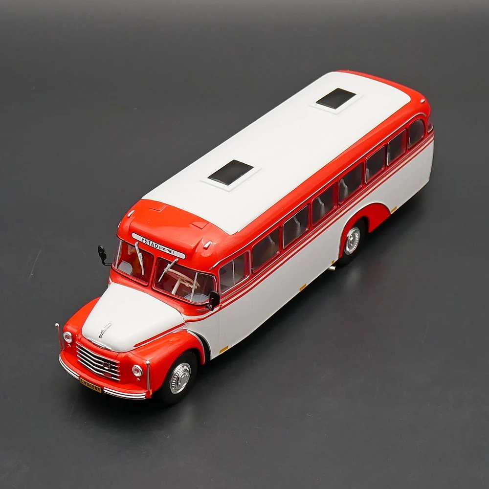 1957 Vintage City Bus Diecast Model 4 1957 Vintage City Bus Diecast Model - Image 4