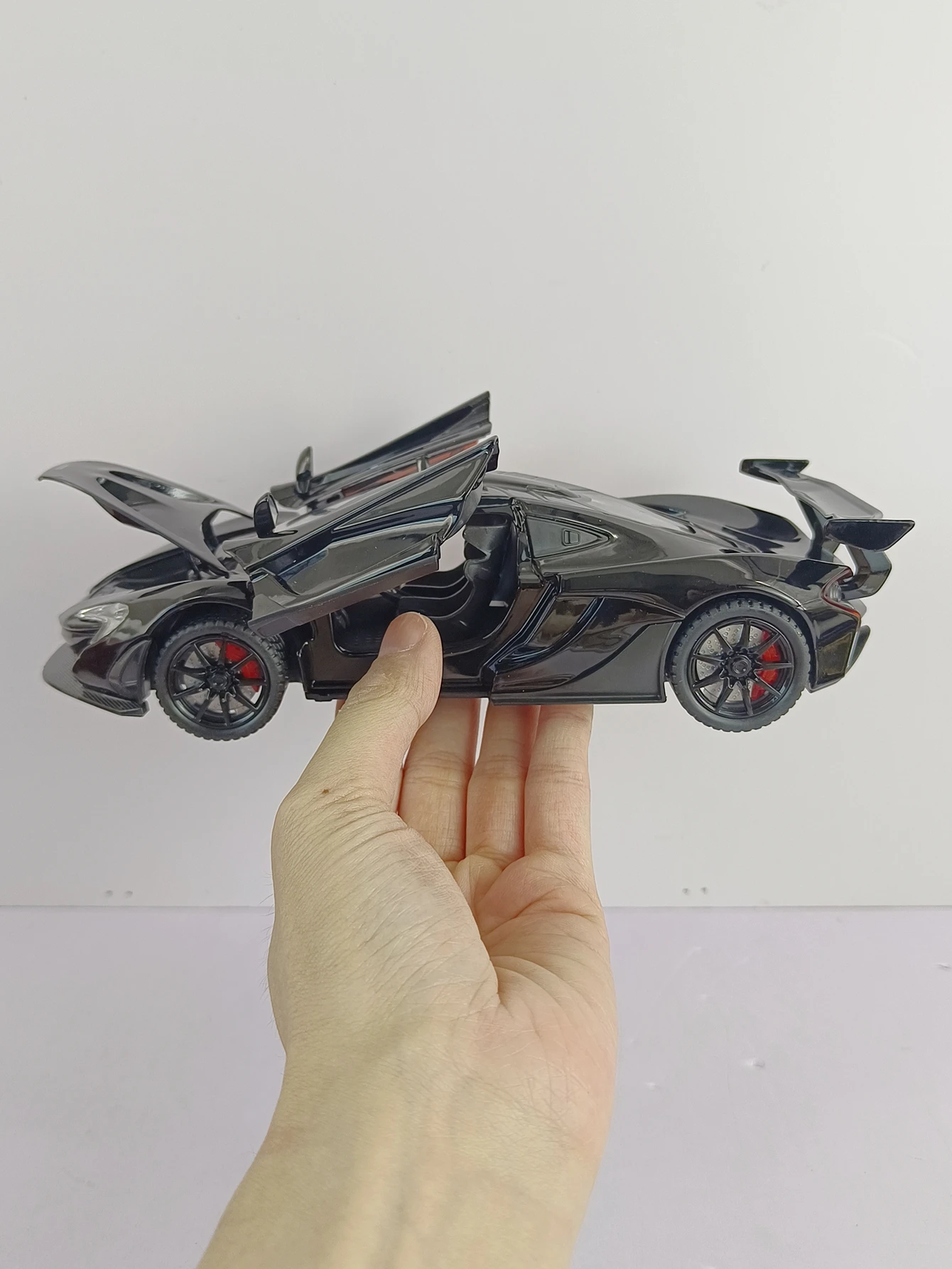 Black McLaren P1 1:24 Diecast Model 6 Black McLaren P1 1:24 Diecast Model - Image 6