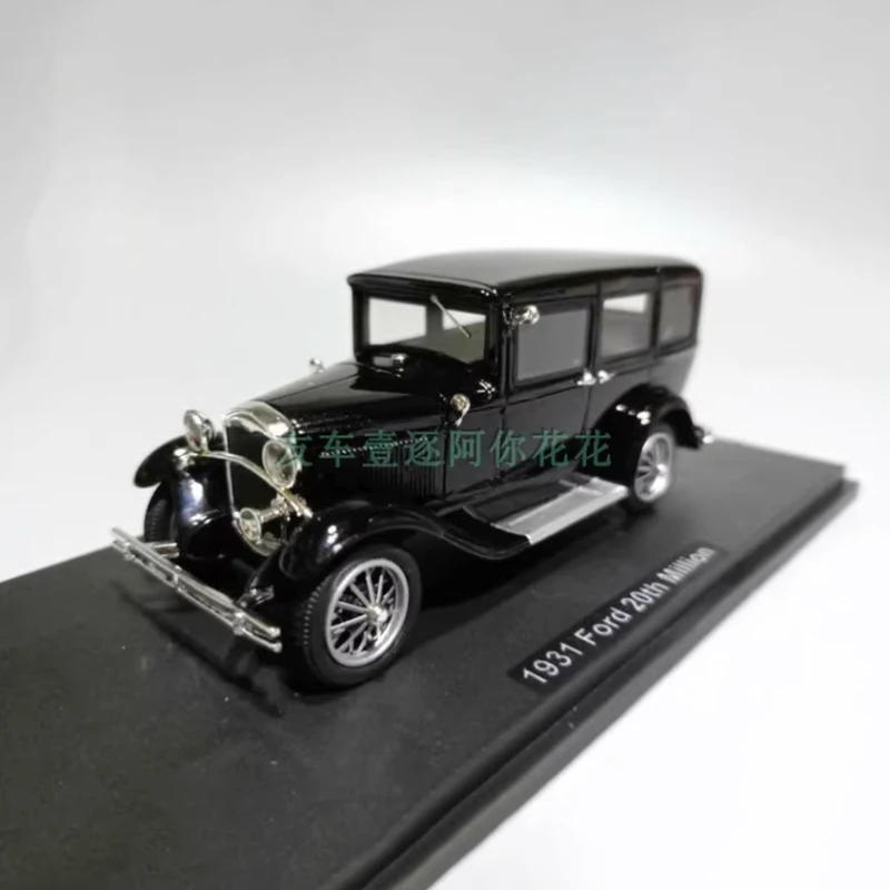 1931 Vintage Taxi Diecast Model - 1:43 Scale 7 1931 Vintage Taxi Diecast Model - 1:43 Scale - Image 7