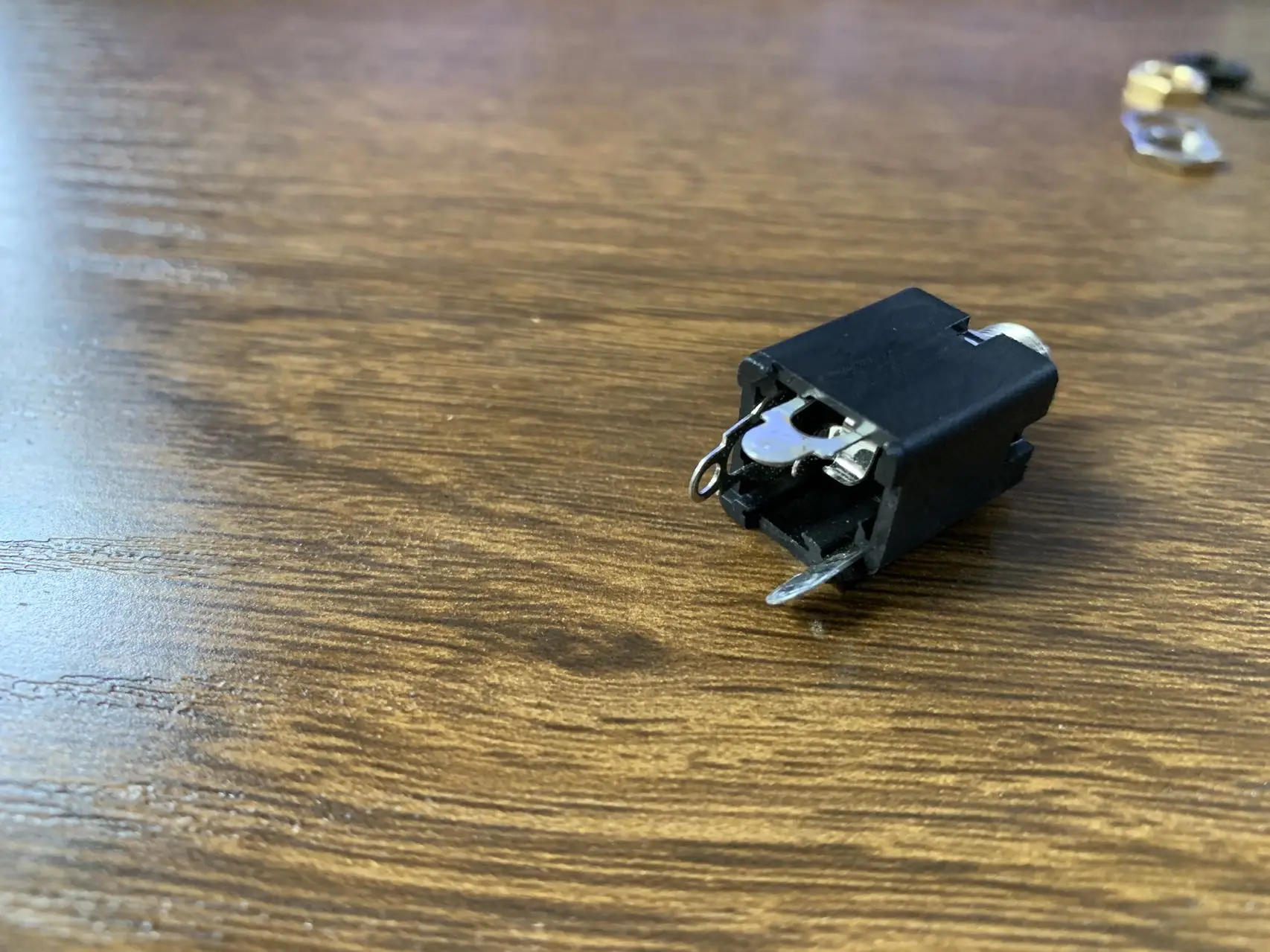 Guitar Output Jack Socket with Metal Finish 5 Guitar Output Jack Socket with Metal Finish - Image 5