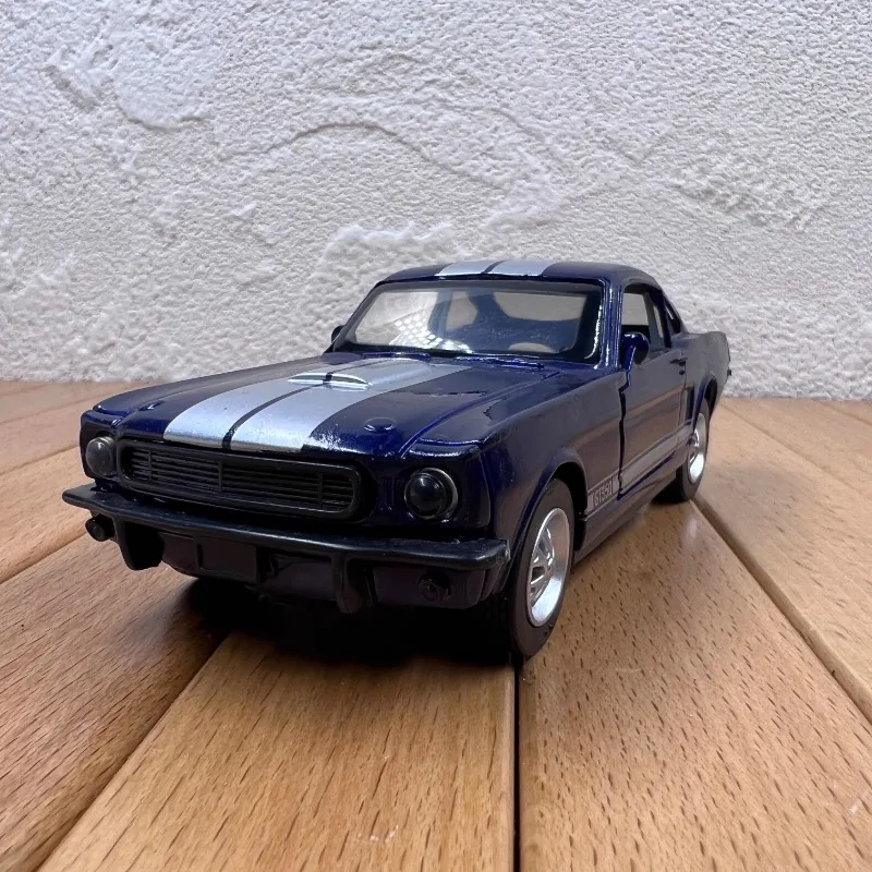 Flawed 1:32 Scale Ford Mustang Shelby GT350 Model 3 Flawed 1:32 Scale Ford Mustang Shelby GT350 Model - Image 3