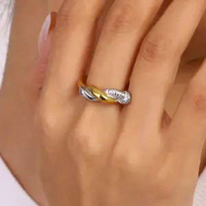 S6aa4f4ff3eeb4286919fbb1764432d18z