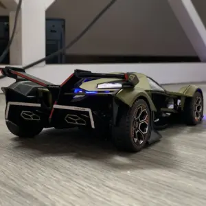 Futuristic 1:18 V12 GT Alloy Model Car 12 S6ab49114b8514ca2b60af3f277f3a3b4E