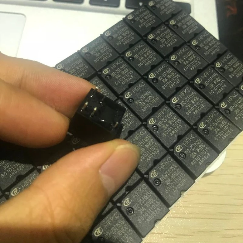 HFKC-012-ZST (555) Automotive Relay 30A 6 HFKC-012-ZST (555) Automotive Relay 30A - Image 6