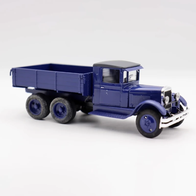 Vintage 1/43 Scale Cargo Truck Diecast Model 7 Vintage 1/43 Scale Cargo Truck Diecast Model - Image 7