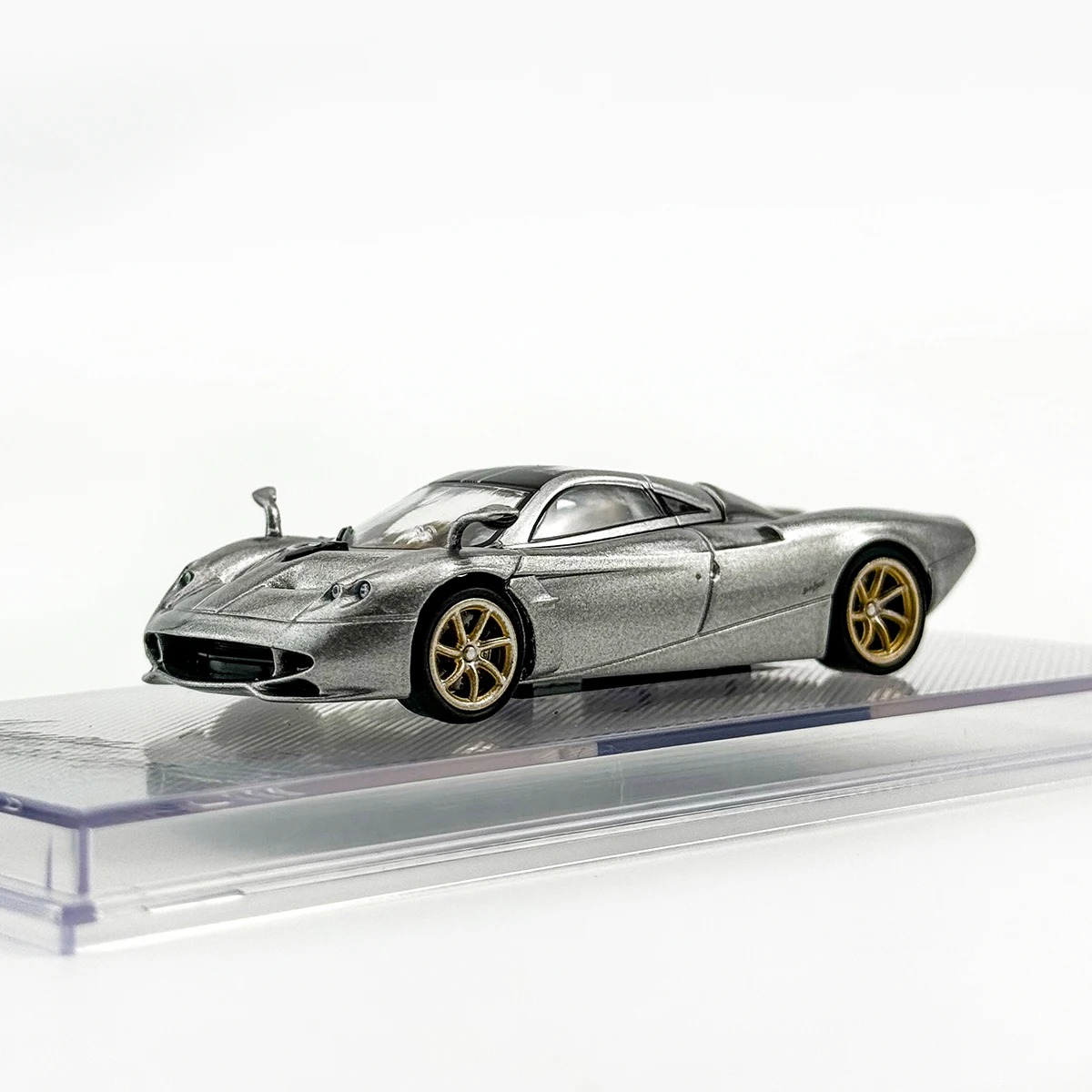 Pagani Huayra Codalunga 1:64 Diecast Model 5 Pagani Huayra Codalunga 1:64 Diecast Model - Image 5