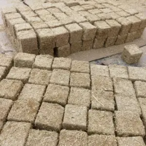 Miniature Haystacks for Scenic Model Farms 11 S6b2846fedf784746ad8ba376f2122f560