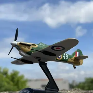 WWII Hurricane MK II Diecast Model 1:100 Scale 7 S6b7106eb724e4f8184da262ac9029f7eC