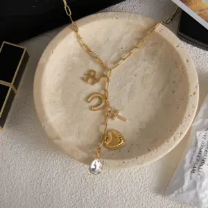 S6b9a7639c1b24cb2a685baf48dcccf38K