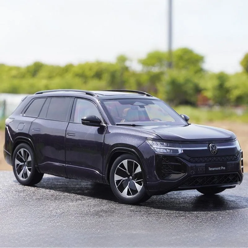 1:18 Scale VW Teramont Pro SUV Diecast Model 8 1:18 Scale VW Teramont Pro SUV Diecast Model - Image 8