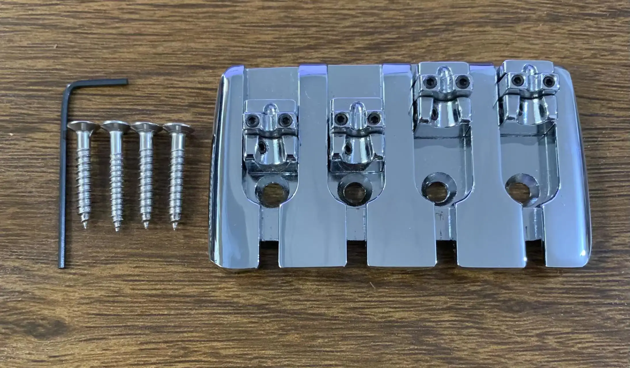 4-String Electric Bass Tailpiece with 19mm Spacing 2 4-String Electric Bass Tailpiece with 19mm Spacing - Image 2