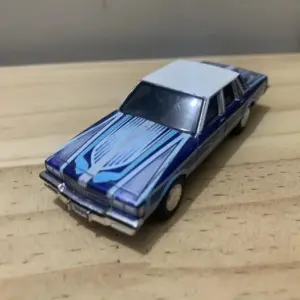 1986 Chevrolet Caprice Diecast Collectible Model 9 S6c14476f28eb4919929d8f81e3c472bdi