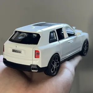 1:32 Rolls Royce Cullinan Diecast Model 13 S6c2270e3e8524e53a09351e04aab4e9ev