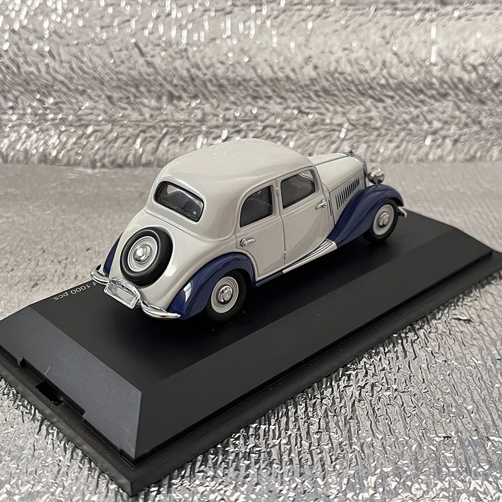 Vintage Mercedes-Benz 170 V Die-Cast Model 1:43 4 Vintage Mercedes-Benz 170 V Die-Cast Model 1:43 - Image 4