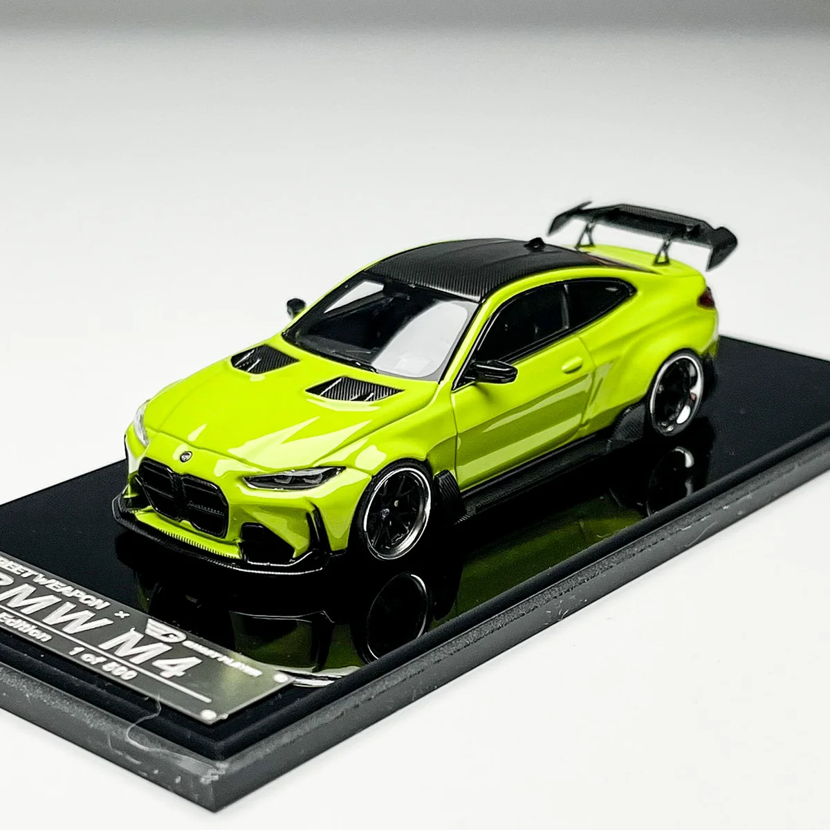 Miniature BMW M4 G82 Diecast Car Model 4 Miniature BMW M4 G82 Diecast Car Model - Image 4
