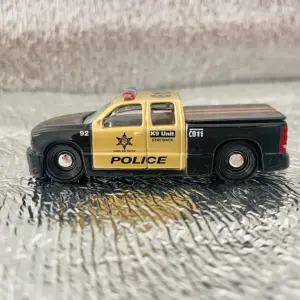 Detailed 1:64 Die-Cast 2004 Chevy Silverado SS Model 11 S6ce734d3c6884ddcbf09170251f97404Q