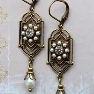 Vintage Waterdrop Earrings with White Stones 9 S6cf17cd9edca45a192fc6b0bdde3bf52O