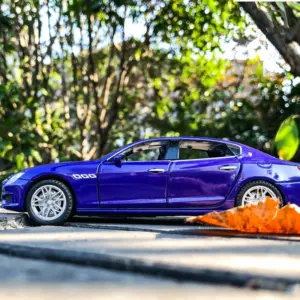 Maserati Quattroporte 1:32 Diecast Model 12 S6d083d40554d403f9ab3c0dccb80540b3