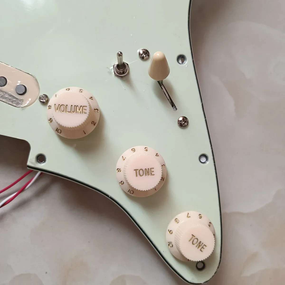 Vintage Strat Pickguard Set with Alnico 5 PUs 6 Vintage Strat Pickguard Set with Alnico 5 PUs - Image 6