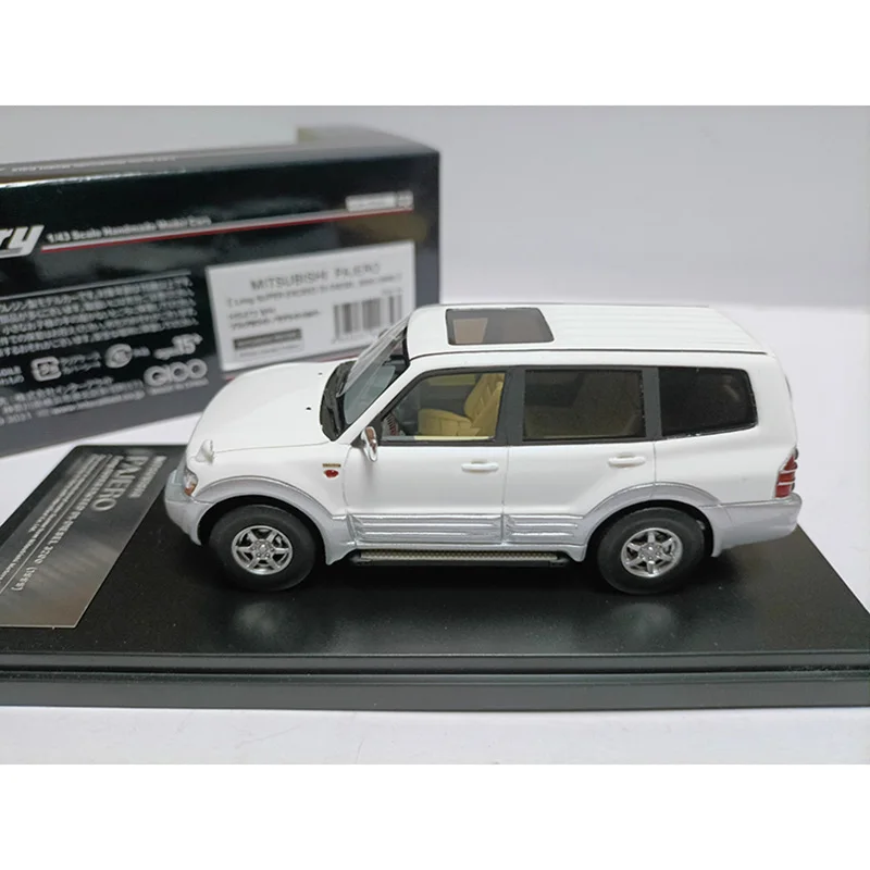 1/43 Scale Off-road SUV Model in White 3 1/43 Scale Off-road SUV Model in White - Image 3