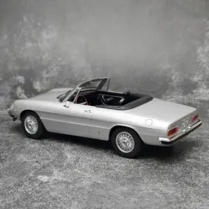 1978 Alfa Romeo 2000 Spider Diecast Model 1:18 9 S6e6c069567854897b3468ee951d84ac0N