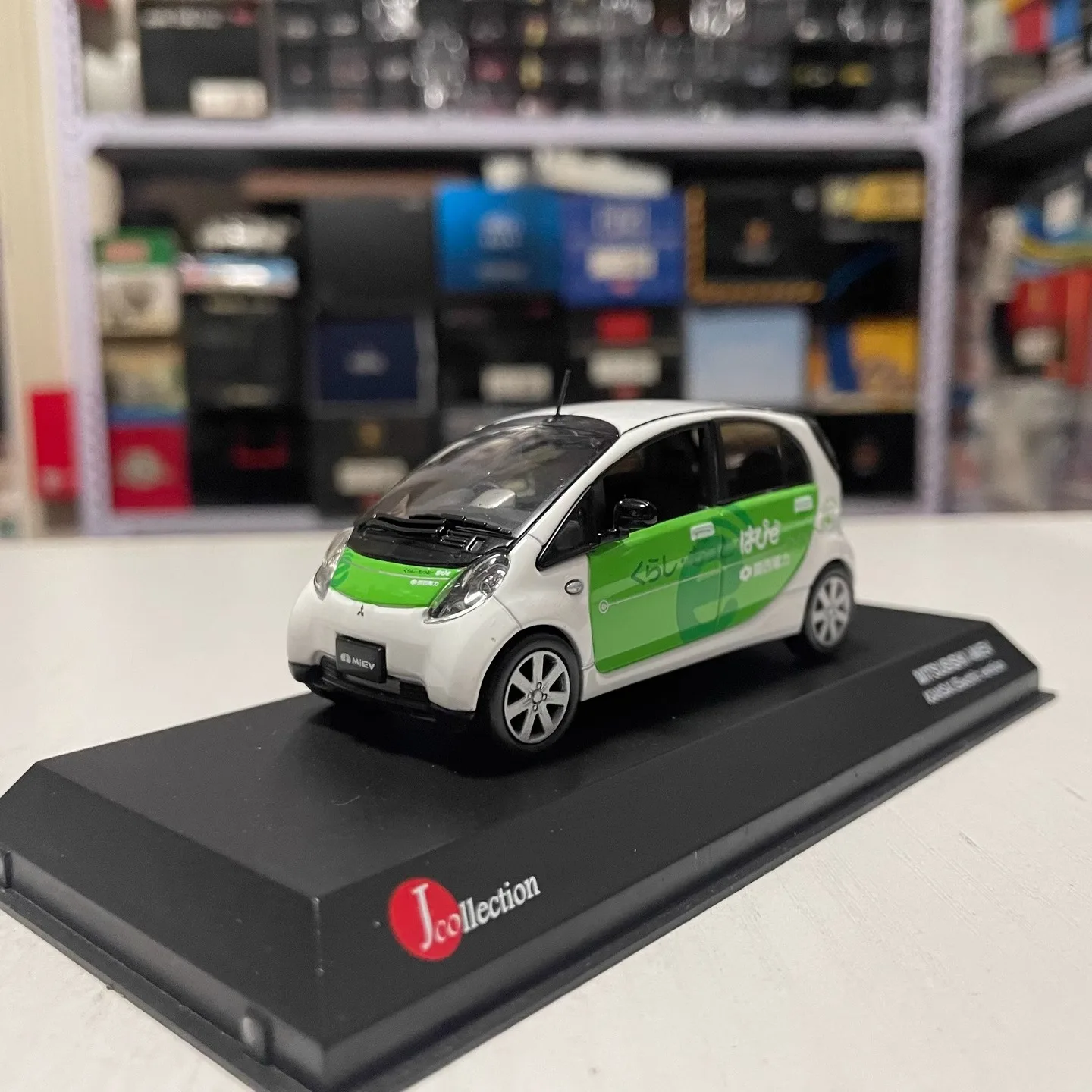 2009 Mitsubishi I-Miev 1/43 Diecast Model 4 2009 Mitsubishi I-Miev 1/43 Diecast Model - Image 4