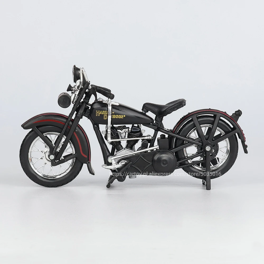 Harley-Davidson 1:18 Die-Cast Motorcycle Set 4 Harley-Davidson 1:18 Die-Cast Motorcycle Set - Image 4