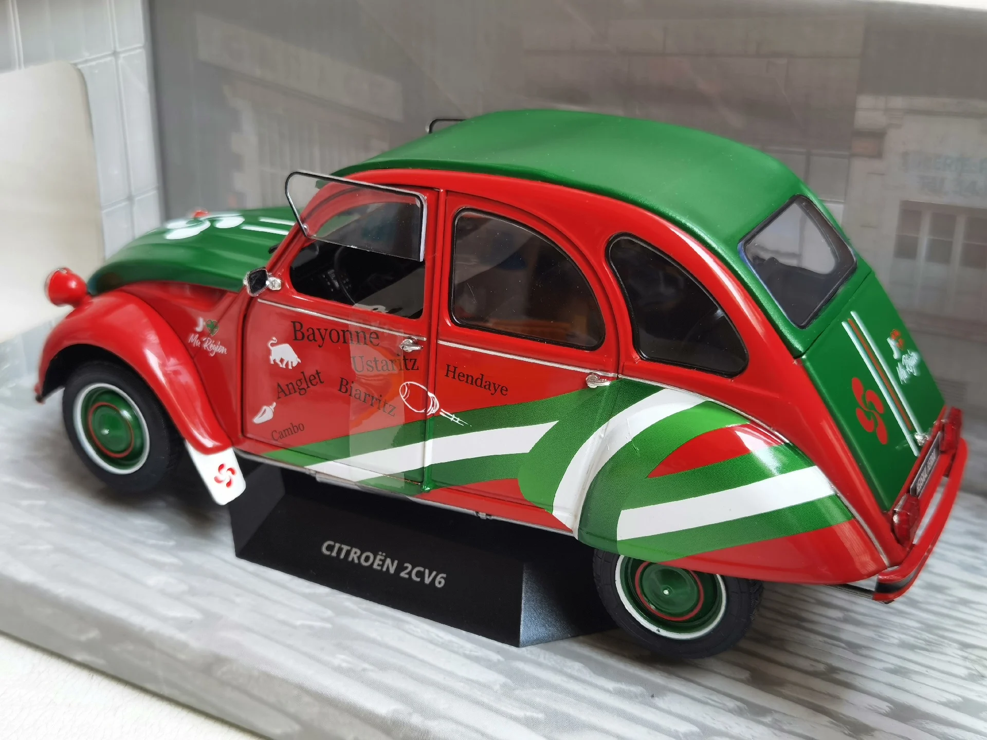 1982 Citroën 2CV6 Diecast Model by SOLIDO 4 1982 Citroën 2CV6 Diecast Model by SOLIDO - Image 4