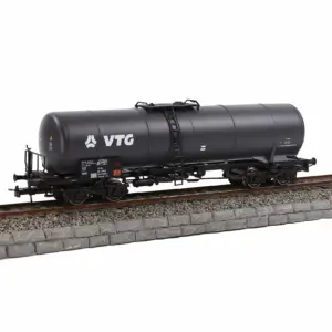 HO Scale Oil Tank Car Collection Model C8768 19 S712e1d56778f430a9256d71a5ec2657dh