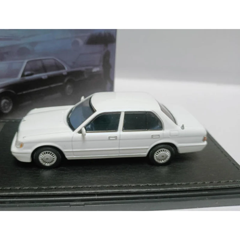 1/43 Scale Toyota Crown Alloy Model Black 5 1/43 Scale Toyota Crown Alloy Model Black - Image 5