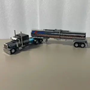 1/64 Peterbilt 389 Tanker Diecast Model Truck 9 S72460ffc2eed4bbd9e2d6a3c3bcaf12aL